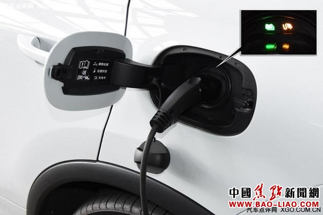 对比试驾卡宴S与卡宴S插电式混动车型