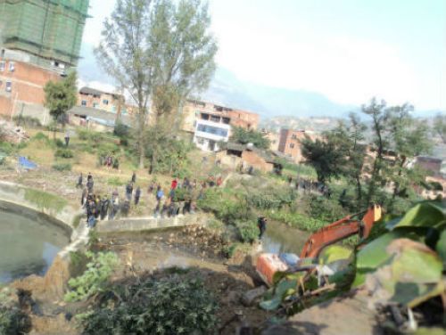 重庆市奉节县朱衣镇和永安镇部分村民遭遇强拆维权无果