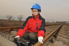 “钢轨医生”关改玉荣获全国“最美职工”“全国五一劳动奖章”称号