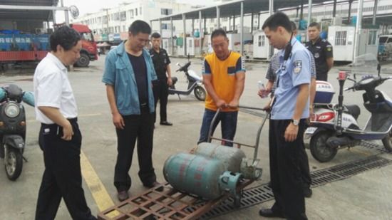 ��ɽ�������г�Υ���洦�ɼ�(��)