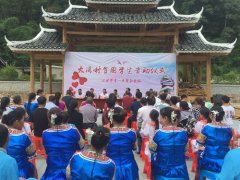 玉屏县新店镇大湾村开展扶贫助学捐赠活动