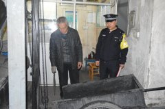 陕西黄陵铁警积极应对寒潮全力确保旅客温馨出行