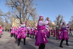 扎兰屯市首届最美夕阳红日月峡拍手健身广场舞展演“开演”