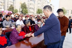 潢川老城爱国社区:“共庆十九大 欢度重阳节”