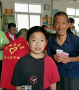 方城县古庄店镇帮扶贫困学子献爱心