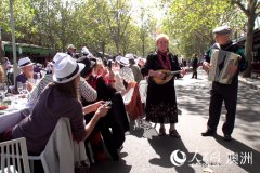 “世界最长午餐”在墨尔本开宴